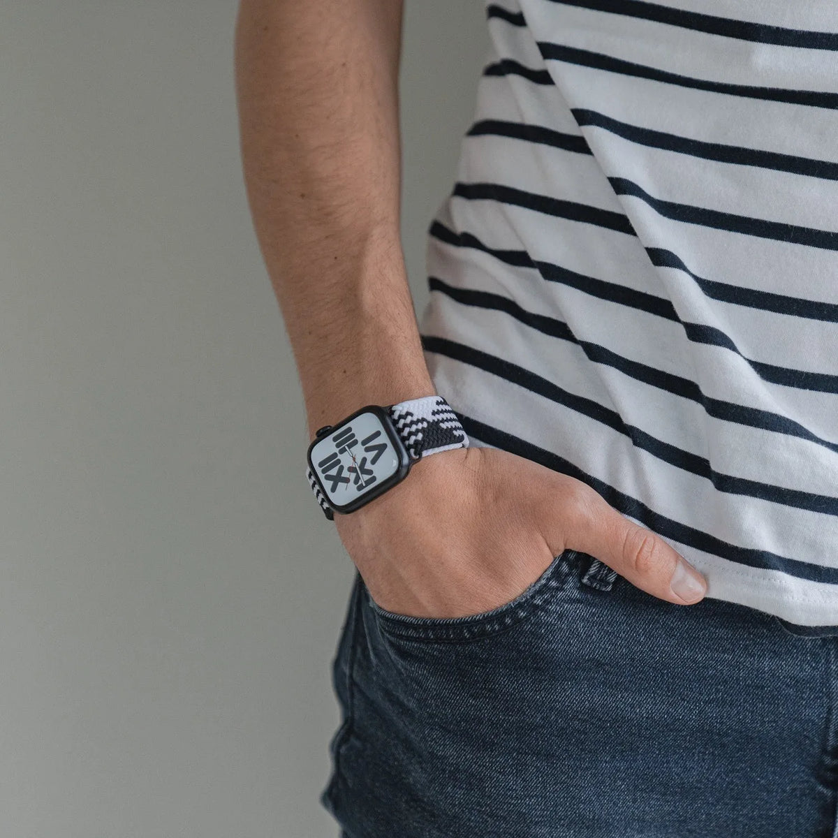 Adjustable Apple Watch Braided Loop#color_black/white