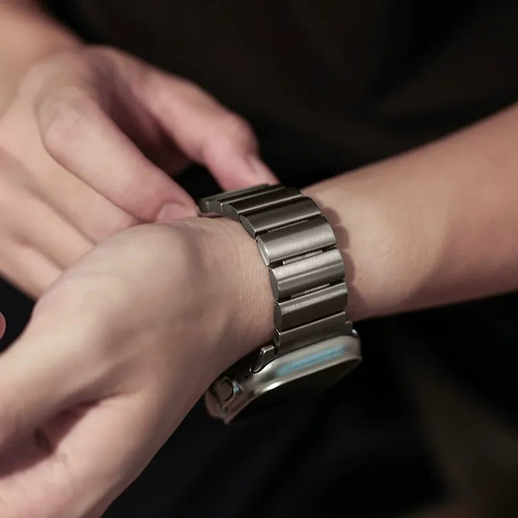 Apple Watch Titanium Band | T03