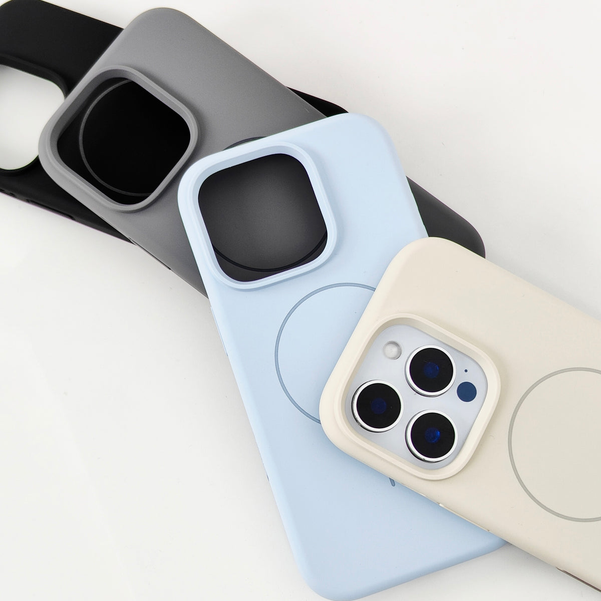 iPhone 13 Silicone Case with MagSafe